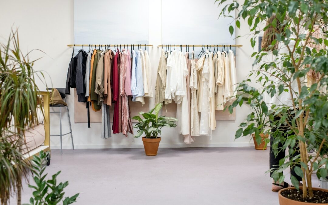 Ropa fabricada con productos 100% reciclables: la tendencia por la que están optando las marcas