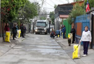 En Renca realizan la primera recolección casa a casa de envases reciclables