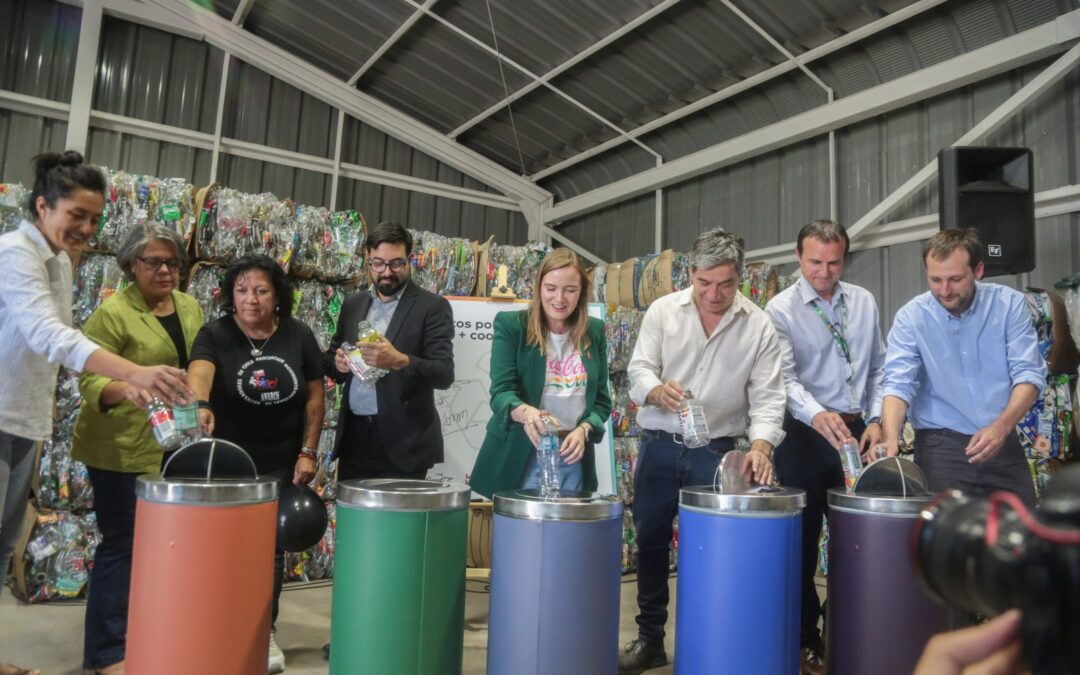 Lanzan programa que busca fortalecer 20 cooperativas y 600 recicladores de base en todo el país