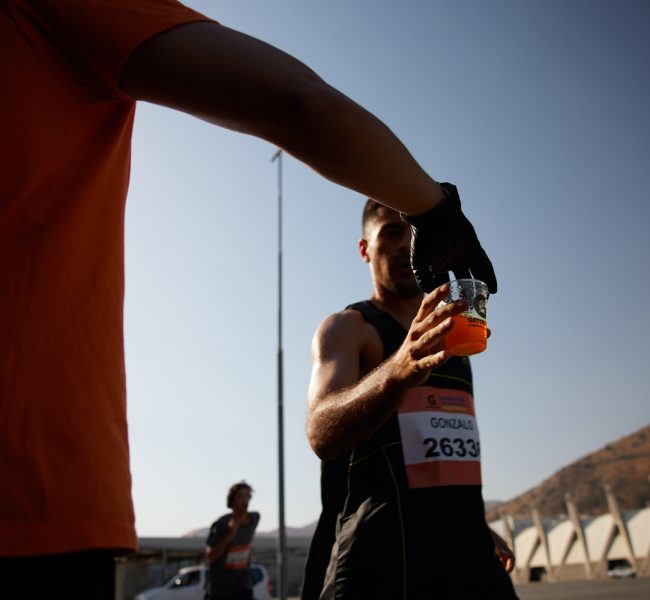 Gatorade recicla cerca de 400 mil vasos de la Maratón de Santiago para transformarlos en elementos deportivos